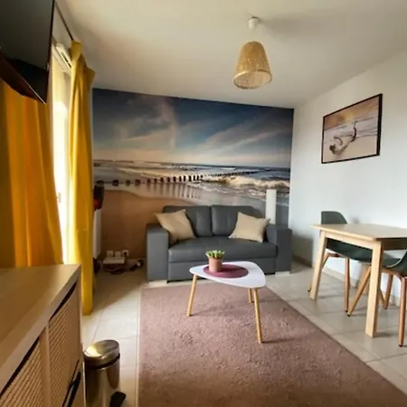 Quiet With Balcony Near The Sea * Ouistreham