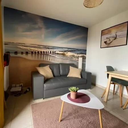 דירה Quiet With Balcony Near The Sea וויסטרהאם