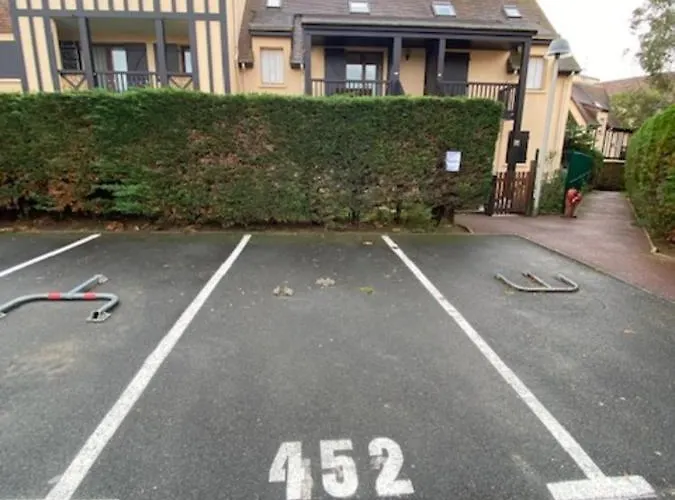Quiet With Balcony Near The Sea * Ouistreham